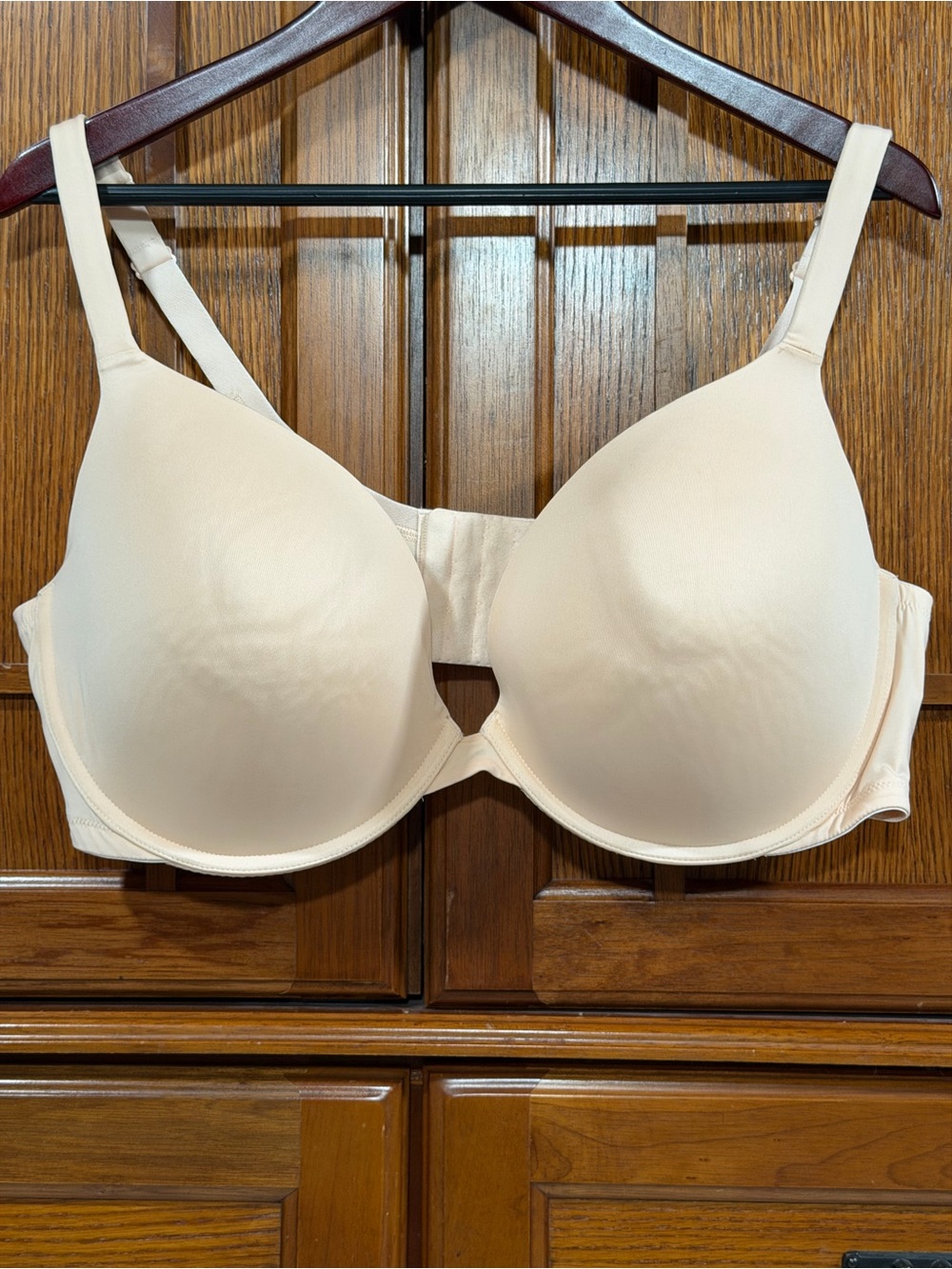 Cacique Boost Plunge Smooth T-Shirt Bra 44DDD Neutral Underwire Molded Cup